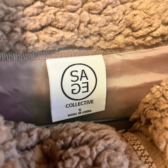 Quarter Zip Sherpa Pull-Over - Picture 3 of 4